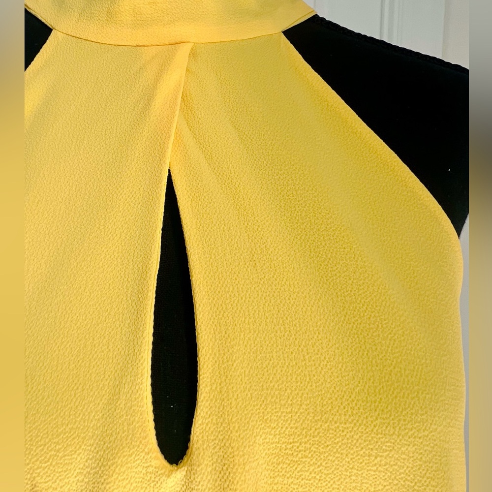 Textured Solid Yellow Teardrop Keyhole Halter Top - image 2